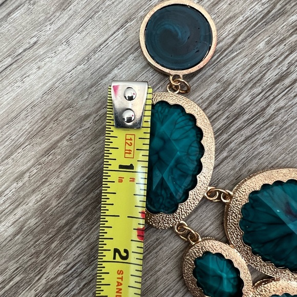 Emerald Green Gold Tone Statement Necklace & Earring Set NWT Costume Bib - Picture 9 of 10
